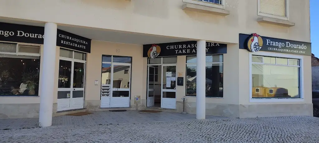 Frango Dourado Atouguia da Baleia restaurante en Atouguia da Baleia