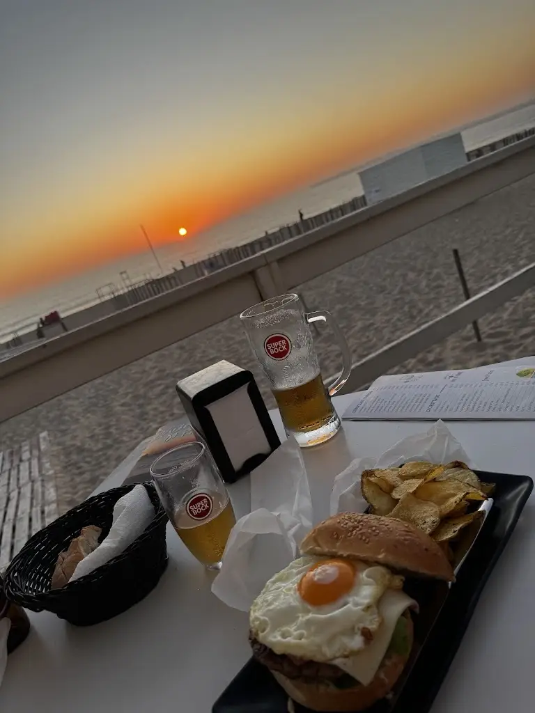 Catarina Alves_Clube da Praia_Atouguia da Baleia_review