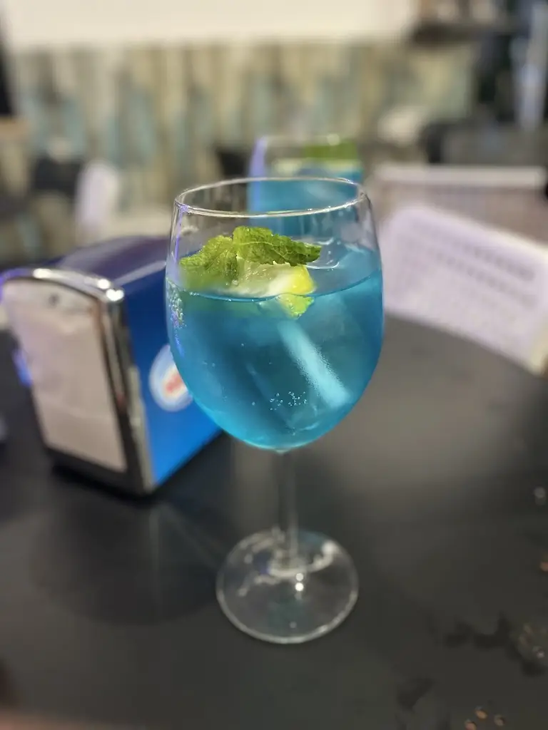 Inês Pereira_Farol Café Bar_Atouguia da Baleia_recensione