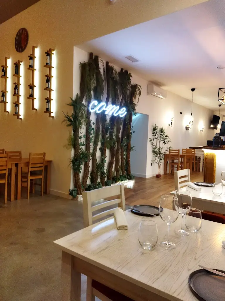 Olhó Frango restaurante en Benedita