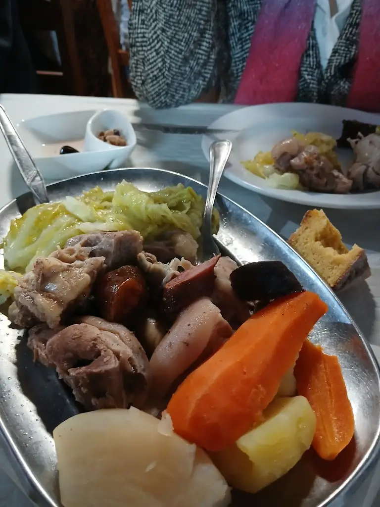 O Latas_Benedita_slider_image_3