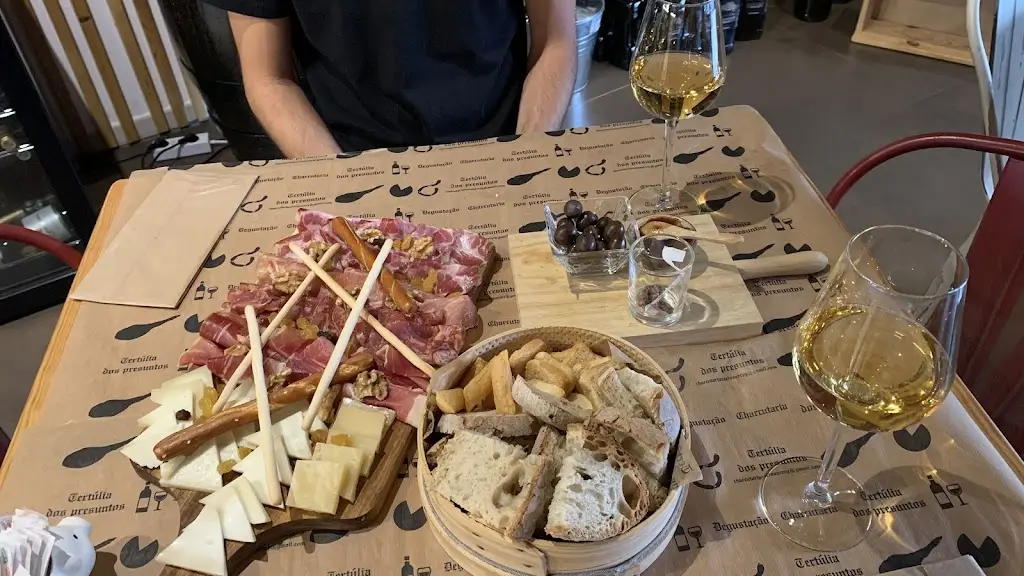 Lukáš Schmelcer_Tertúlia dos Presuntos_Benedita_recensione