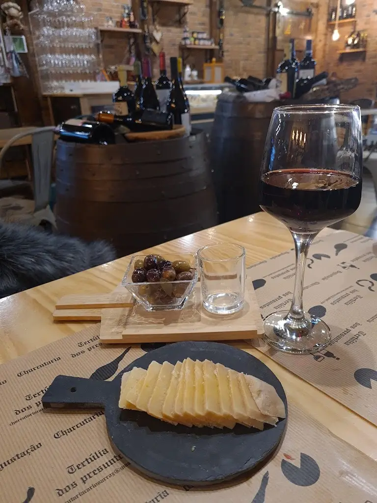 Mafalda Sofia Luiz_Tertúlia dos Presuntos_Benedita_recensione