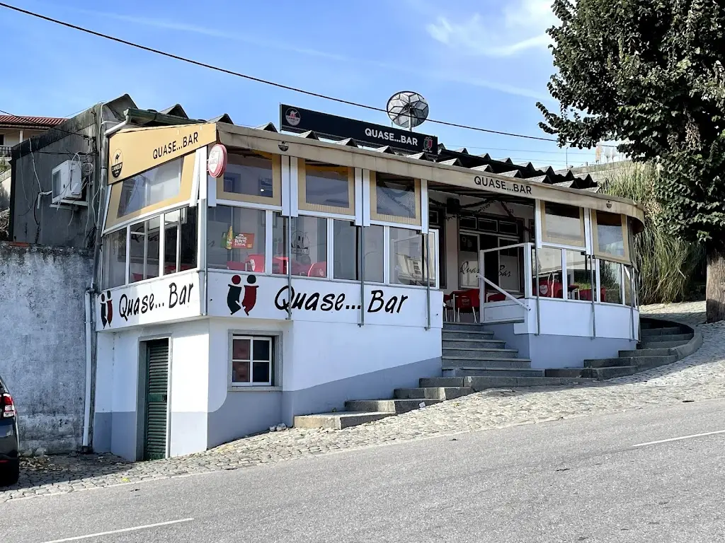 Quase Bar - Tomas & Santos, Lda. ristorante a Castanheira de Pêra