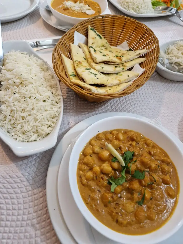 Ben Hare_RESTAURANT FREI BERNARDO Italiano e Indiano_Aljubarrota_recensione