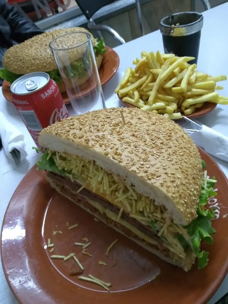 Timot Klysman_Mega Cachorro_Marinha Grande_recensione