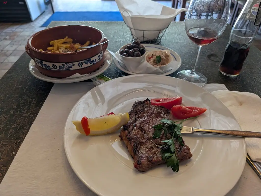 TiagoPedro Vales_Trindade_Alcobaça_recensione