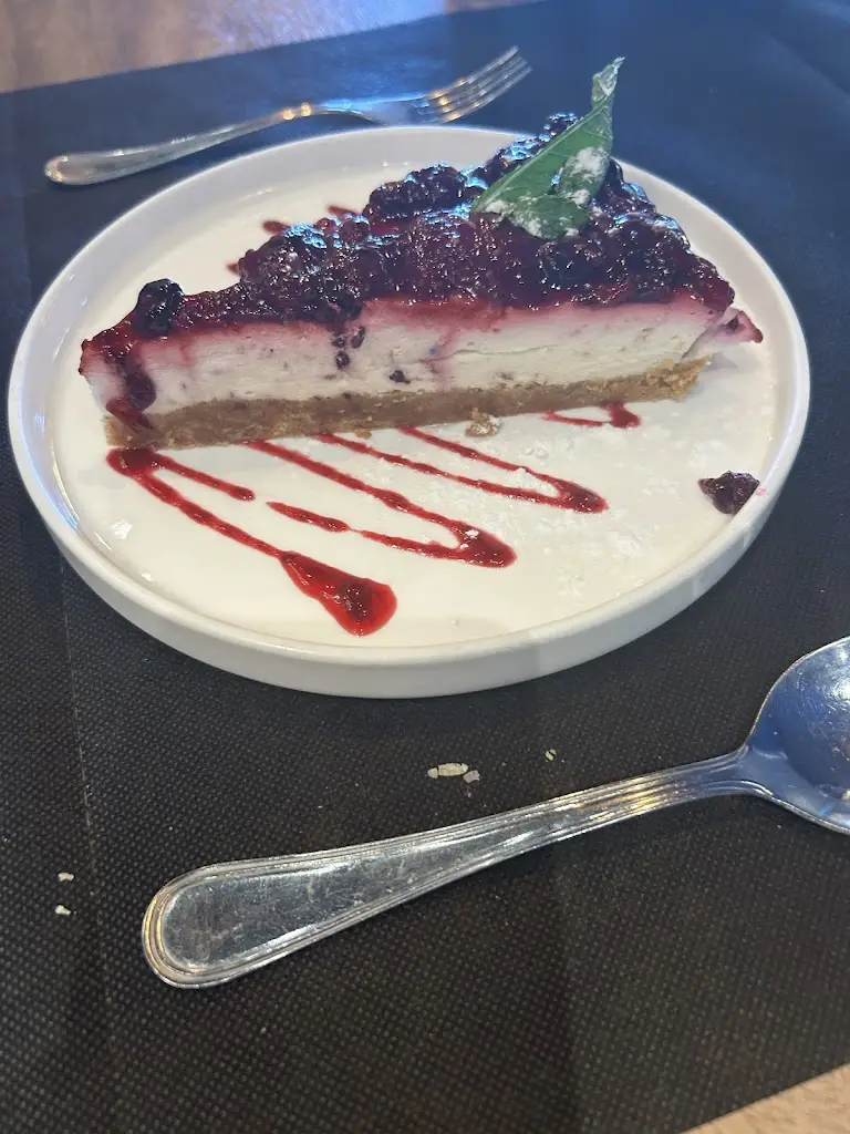 Cordelia Blake _Tropicana Restaurante_Nadadouro_review