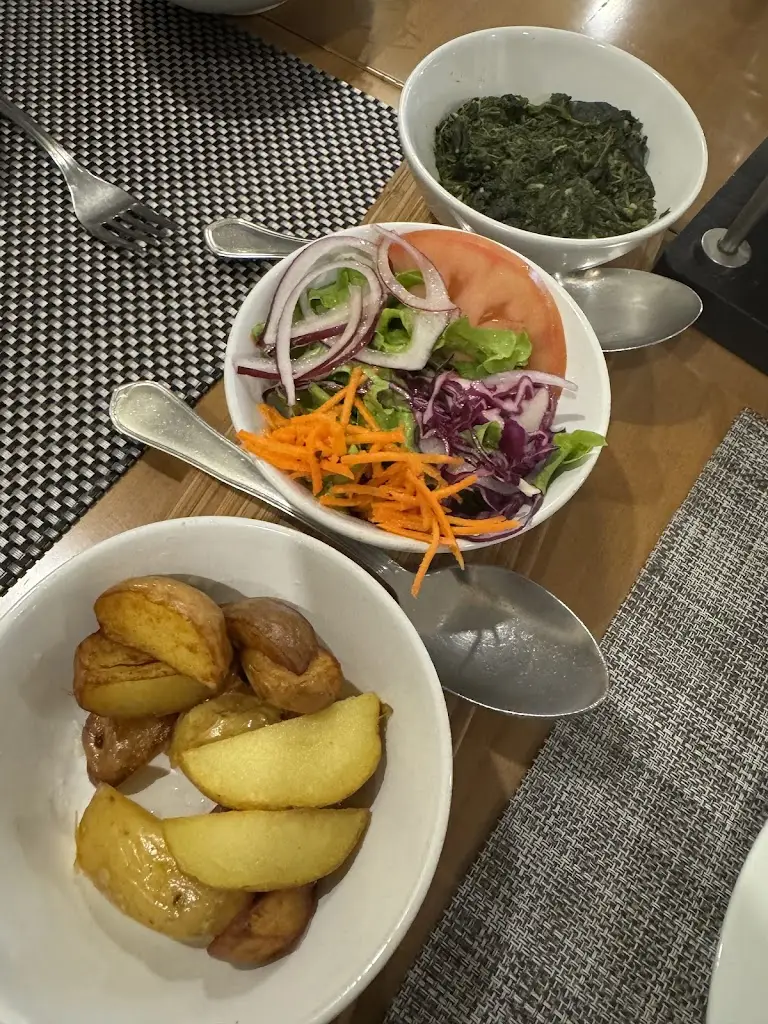 Emiley Stone_Restaurante Tricana_Figueiró Dos Vinhos_reseña