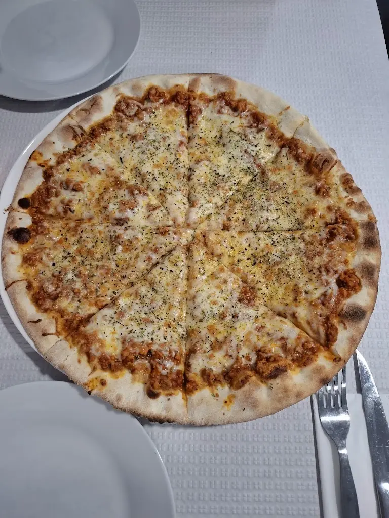 Menu_Pizzaria Bar Manjericão_Figueiró Dos Vinhos_imagen_6