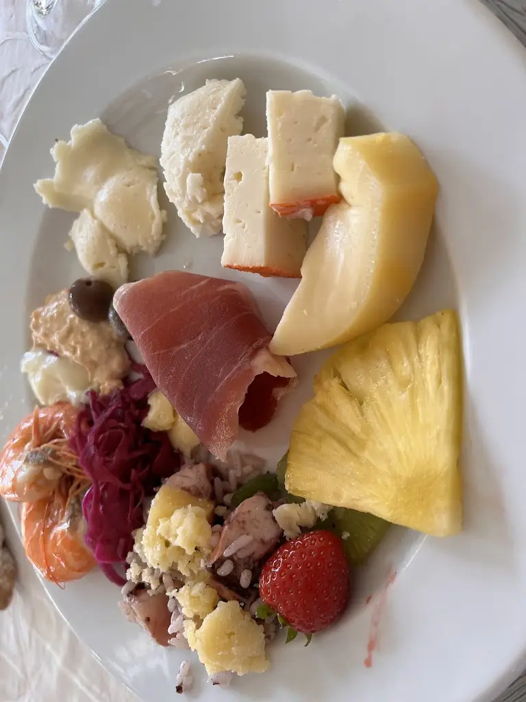 Adler Looks Jorge_Restaurante Saloon_Souto da Carpalhosa_recensione