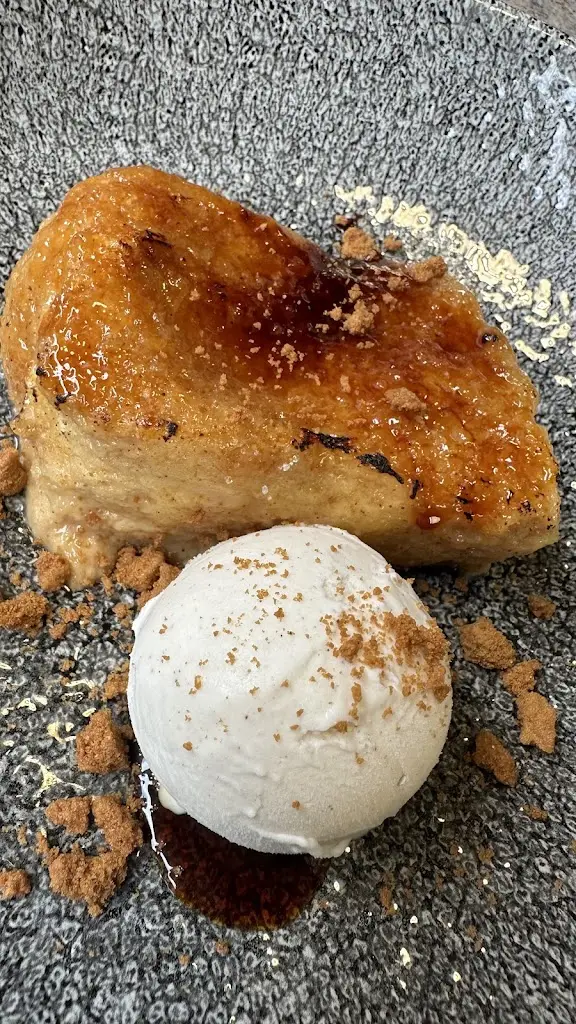 Betsy Simons_Pangeia_Nazaré_review