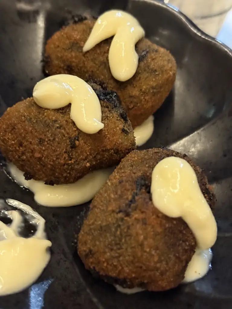 Alexandr SKY TRASH_Taverna do 8 ó 80_Nazaré_recensione