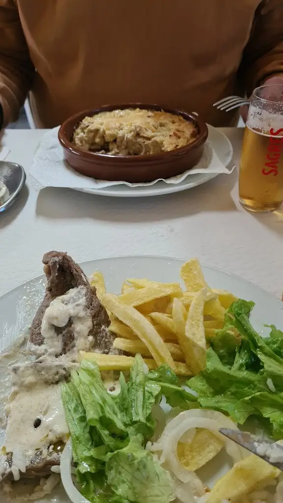 Restaurante D. Dinis. Churrasqueira_Pataias_slider_image_2