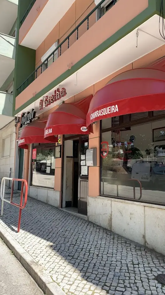 Fátima Serrão_Grelha_Alhandra_review