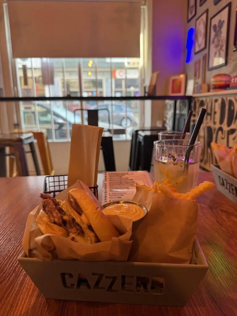 Cristian Acero_Cazzero Burger & Cia_Alhandra_recensione