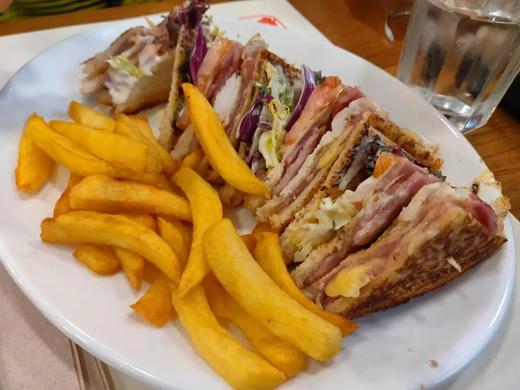 이경희_Dona Miranda_Camarate_recensione