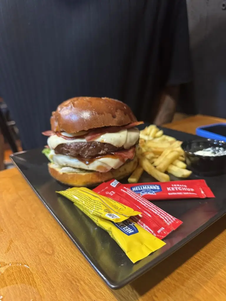 Joel Victor_Win Burguer_Carregado_review