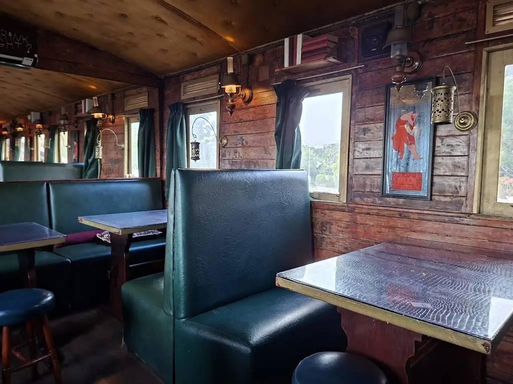 Train - Restaurant & Bar_Caxias_slider_image_3