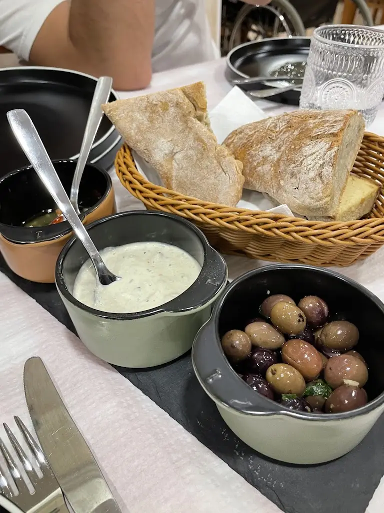 Adriana Silva_Tuga na Margem_Charneca_recensione