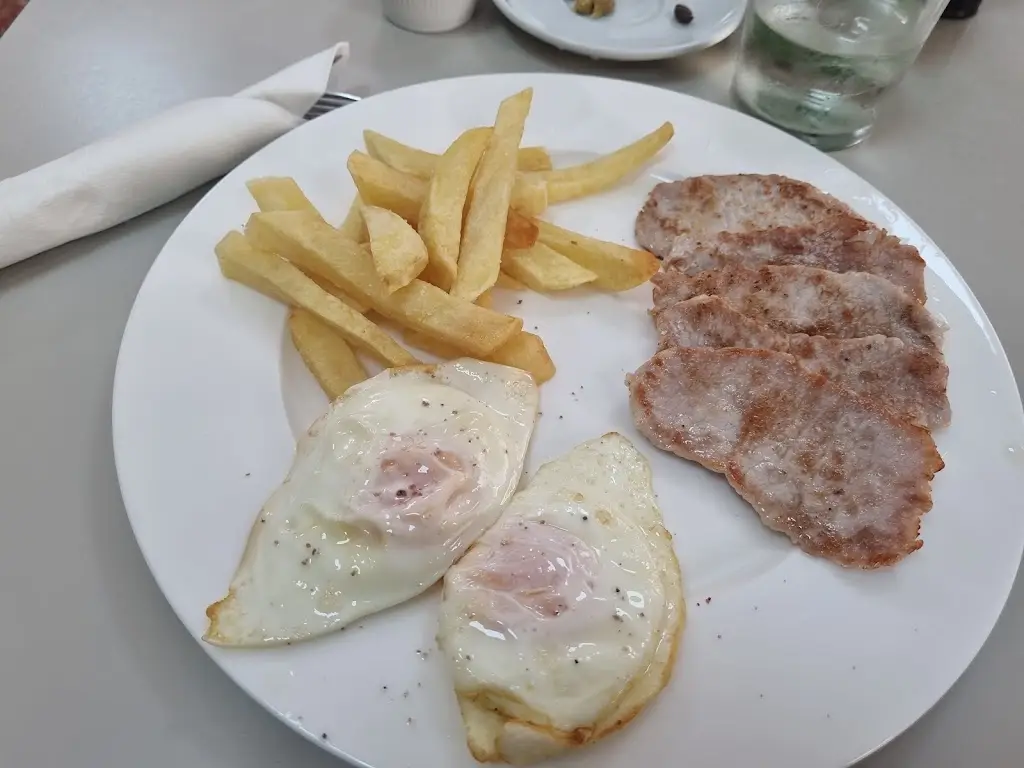 Roberto Márcio Souza_Restaurante Baiuca_Arruda dos Vinhos_recensione