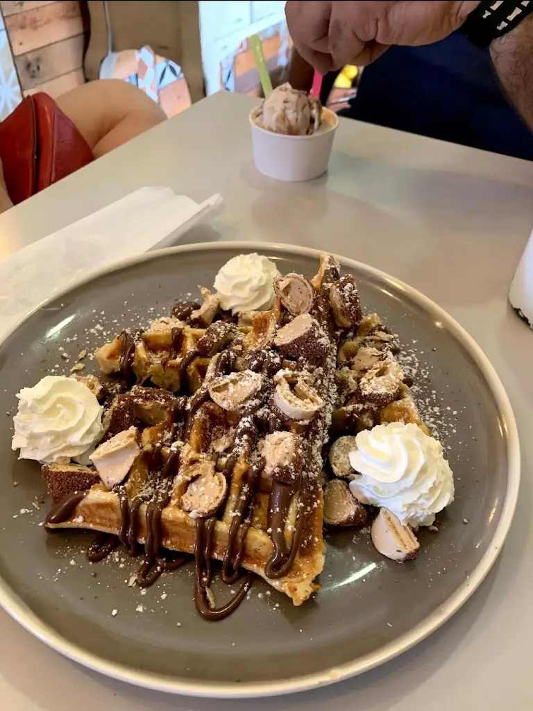 Giovanna de Oliveira_Ice.Come Gelataria Artesanal_Arruda dos Vinhos_recensione