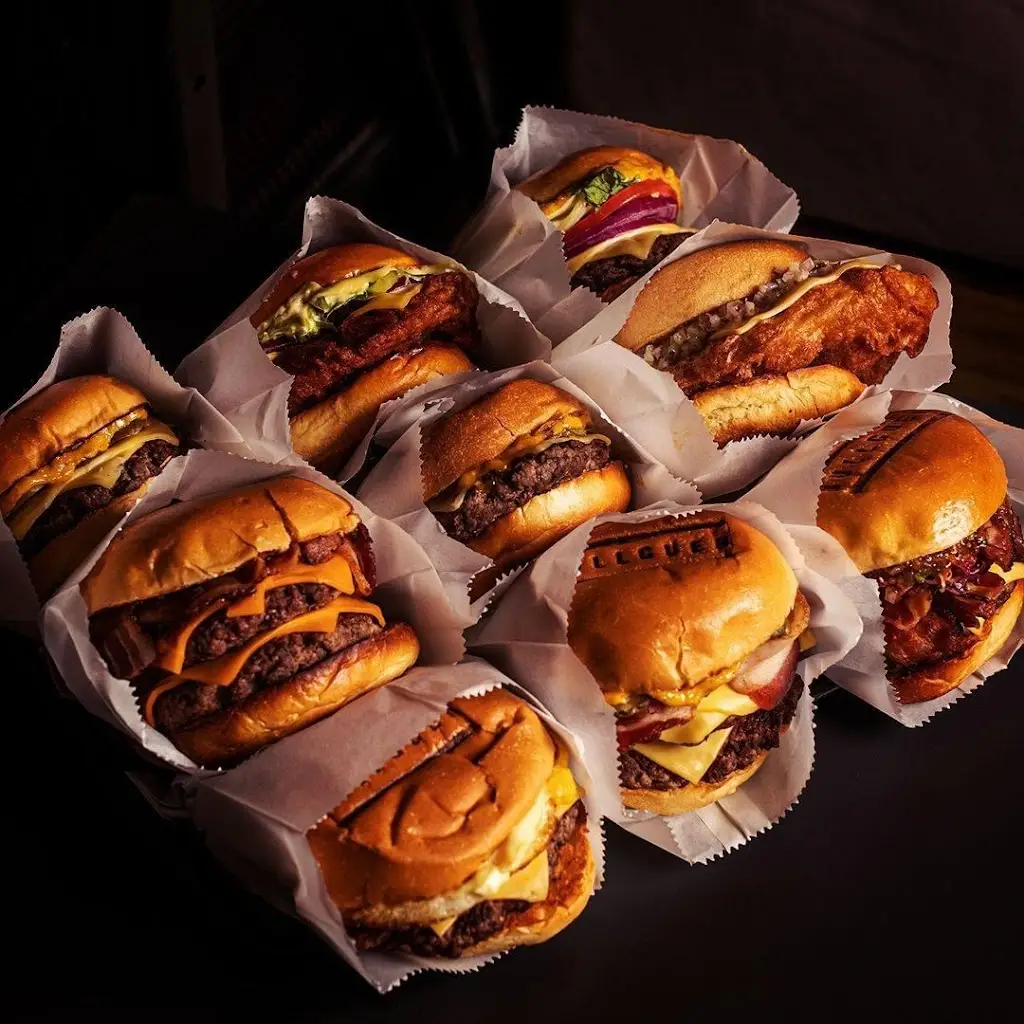 Bullguer Carcavelos_Carcavelos_slider_image_3