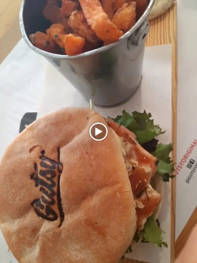 Gutsy - Hambúrguer Artesanal & Cocktails_Carcavelos_slider_image_2