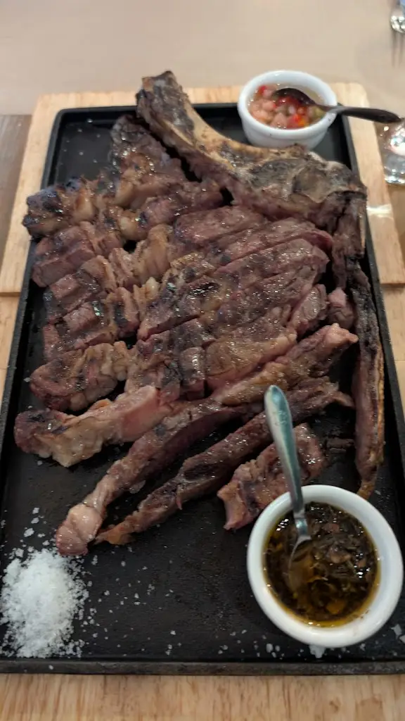 Thibault Dosunmu_Pop's Steak House_Lourinhã_review