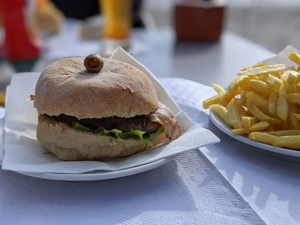 Deep Blue Tapas Bar_Olivais_slider_image_3