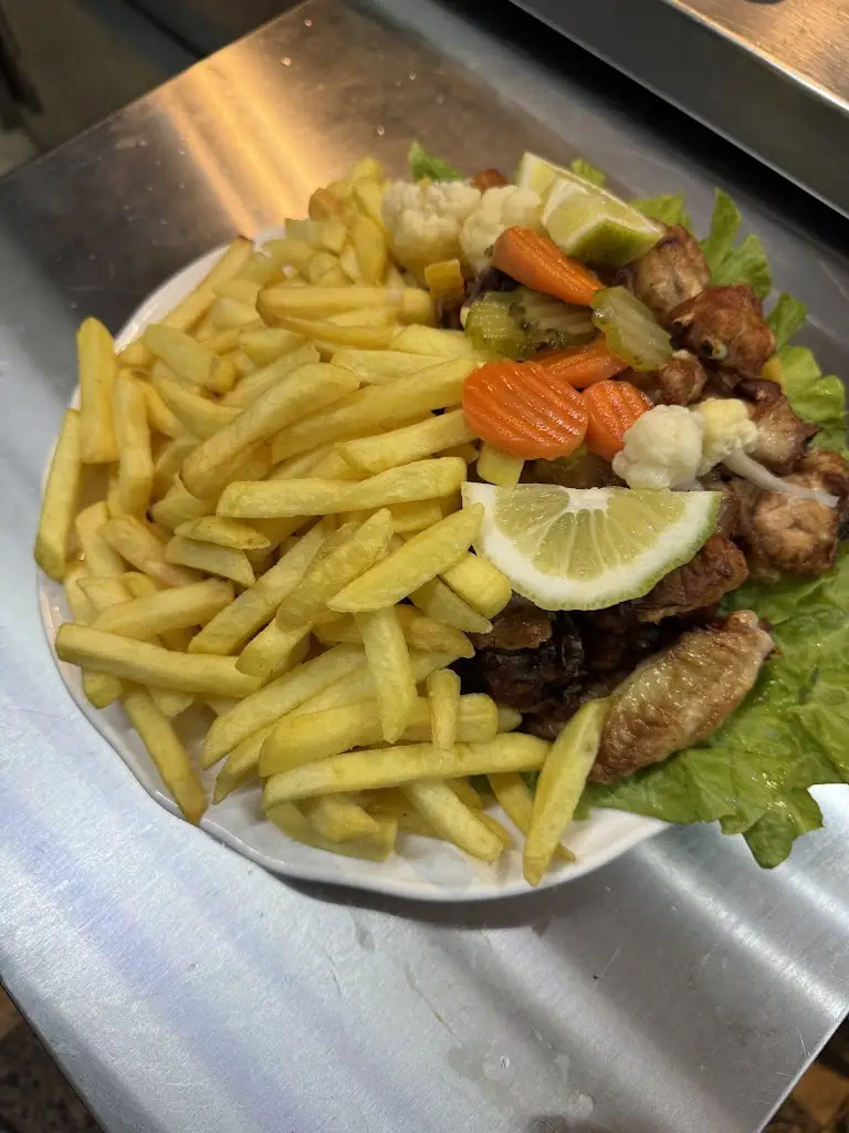 RESTAURANTE PETISCARIA 10_Famões_slider_image_3