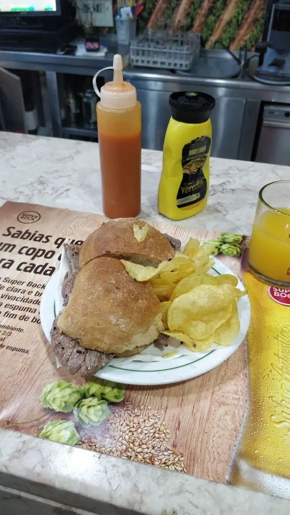 Artur Candeias_Duas Rodas_Famões_recensione