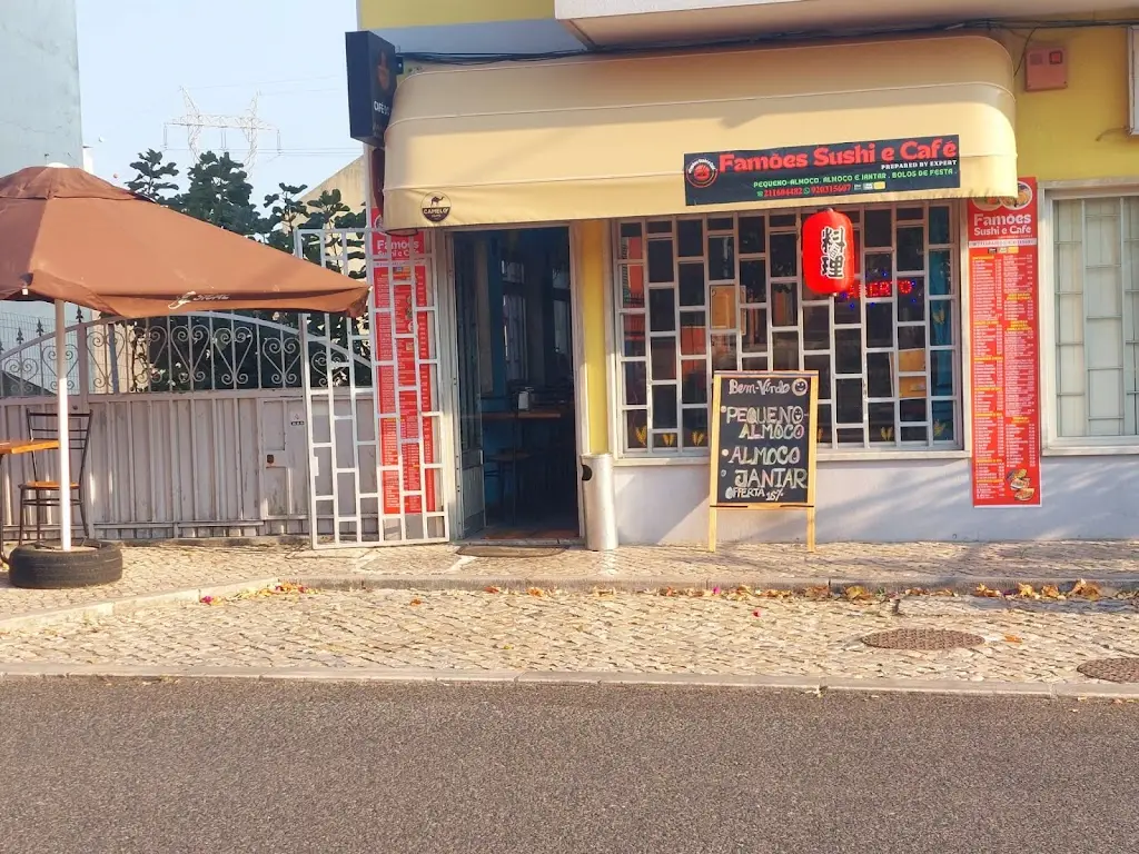 Famões Sushi e Café ristorante a Famões