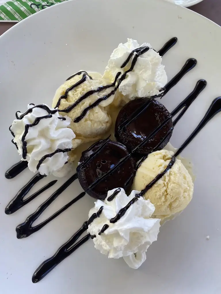 Lara_Zenkasushi_Famões_recensione