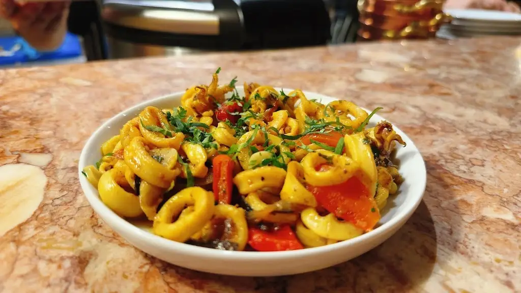 M Hofer_Gunpowder Lisboa_Lisbon_recensione