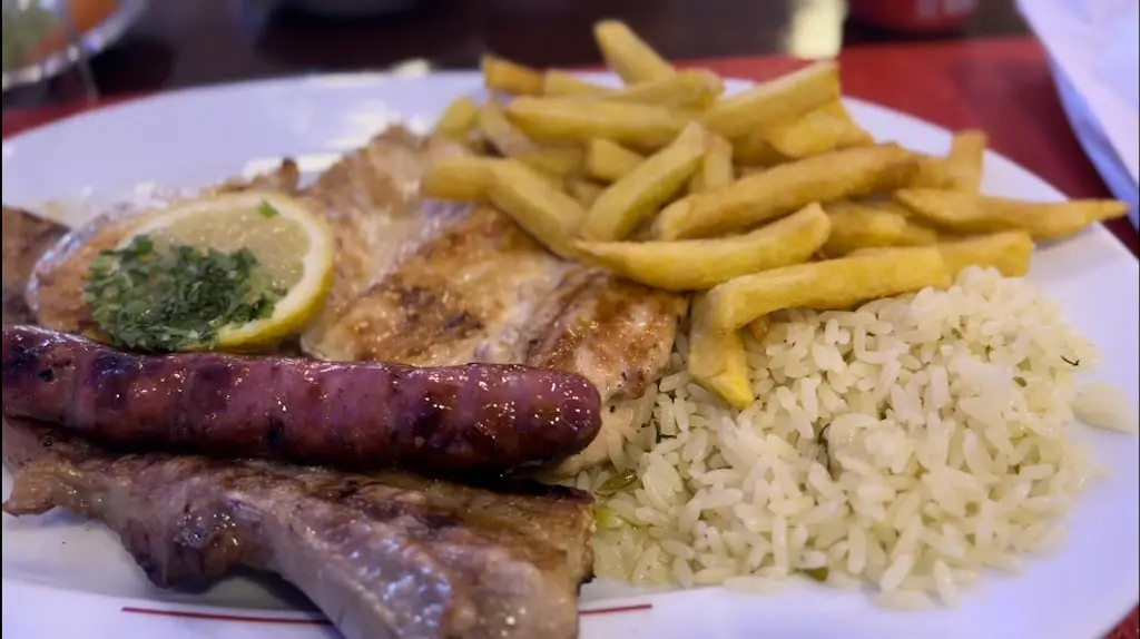 harley clarke_Restaurante Churrasqueira O Frango Dourado_São Bartolomeu_recensione