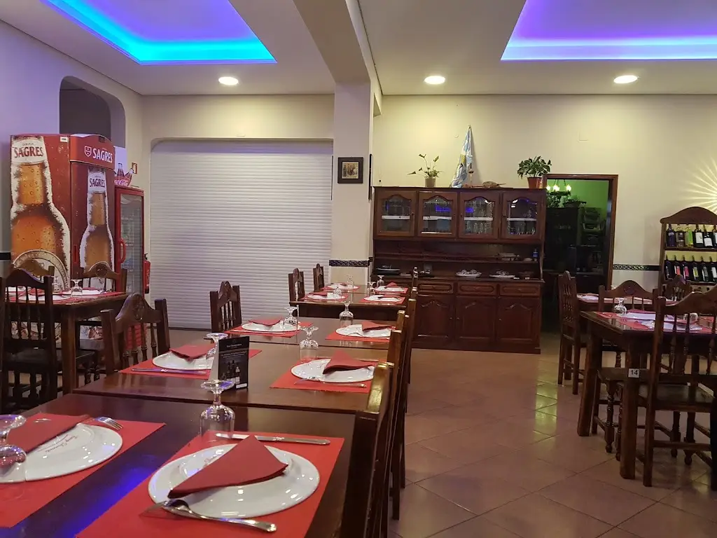 Restaurante Churrasqueira O Frango Dourado ristorante a São Bartolomeu