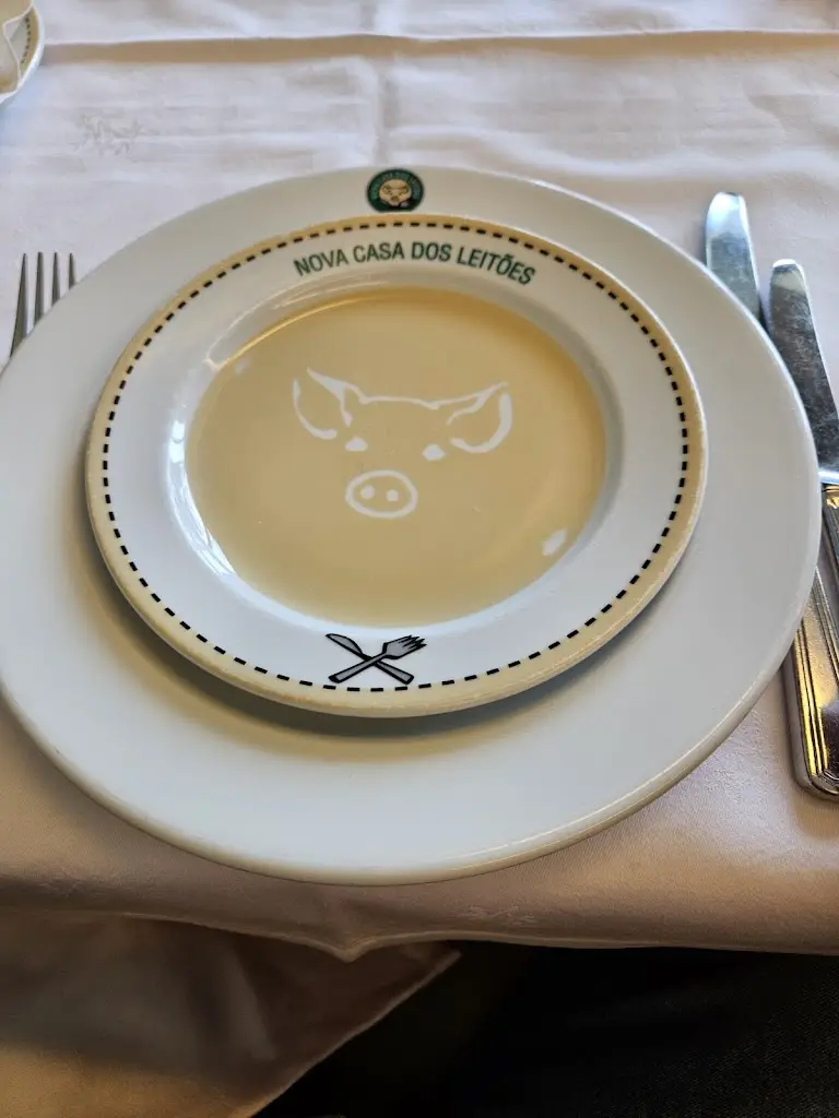 S Bhushan_Nova Casa Dos Leitões_Luso_recensione