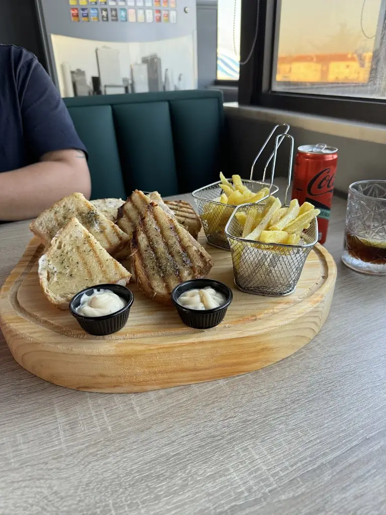 Menu_Porto Novo | Food, drinks and friends_Vieira de Leiria_immagine_9