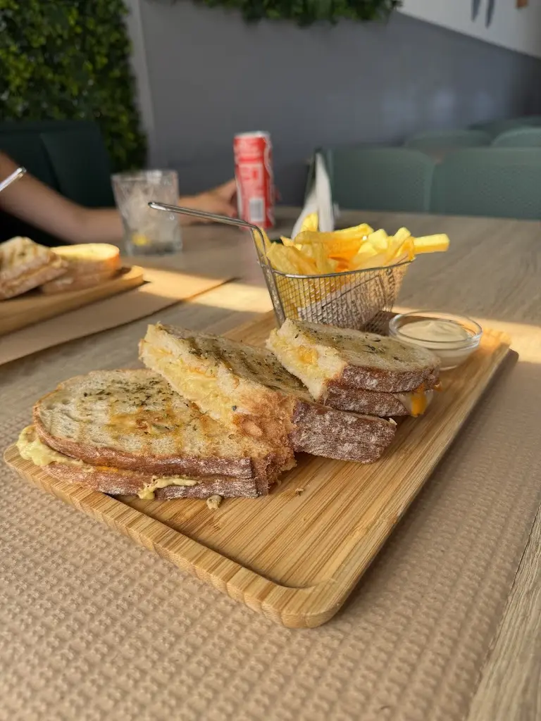 Fatima Oliveira_Porto Novo | Food, drinks and friends_Vieira de Leiria_recensione