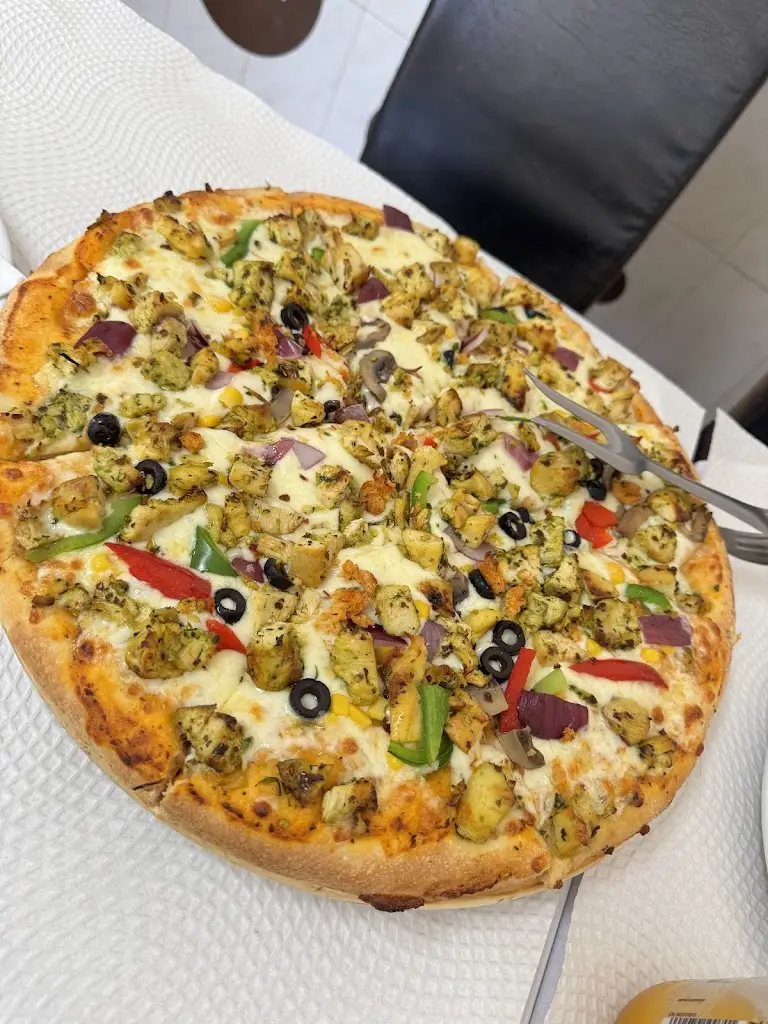 Zeeshan Khalid_2020pizza_Caneças_reseña