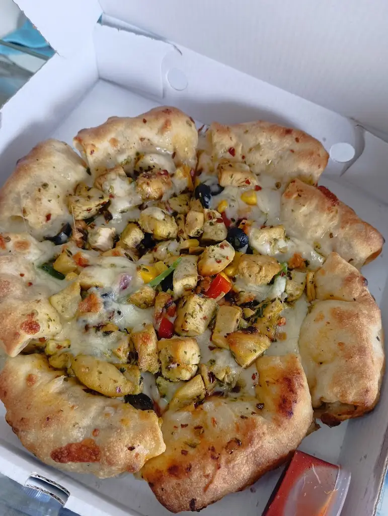 ALI MUSSAYAB_2020pizza_Caneças_reseña