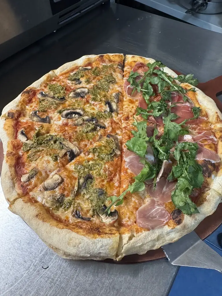 O Cantinho da Pizza_Calheta de São Jorge_slider_image_3