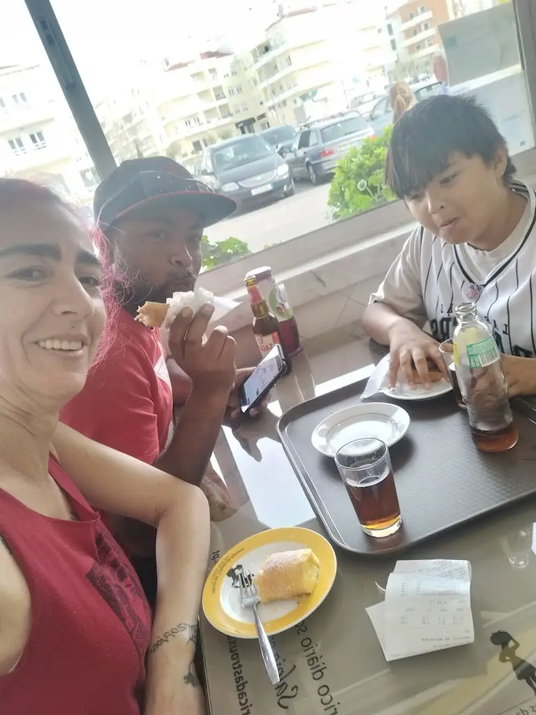 ZK Sorrir_O açoriano_Caneças_recensione