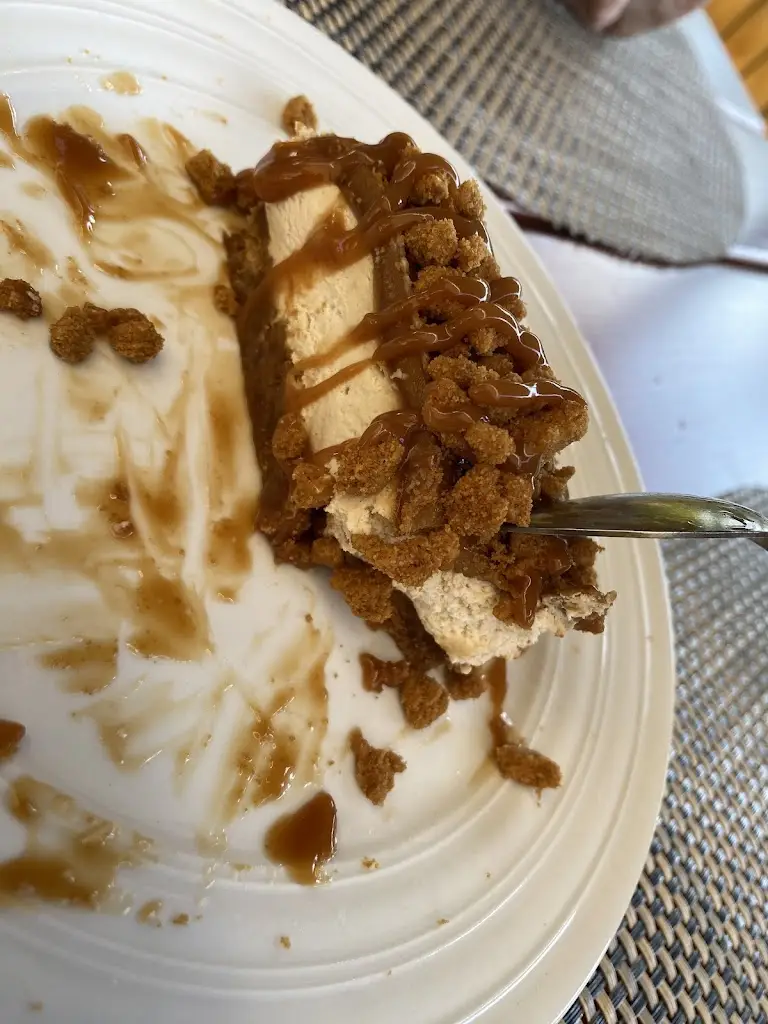 pedro calado_Dona Sardinha_Luso_review