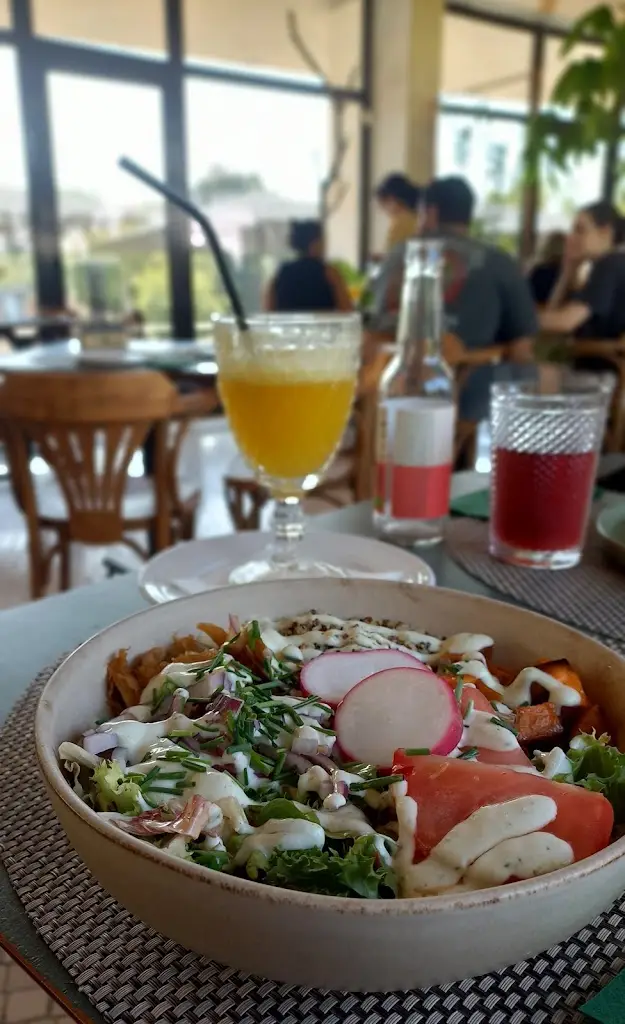 Gajemee_Dona Sardinha_Luso_review