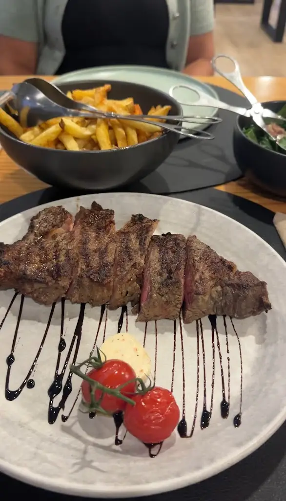 Jason Brooks_Calheta Green_Arco da Calheta_reseña