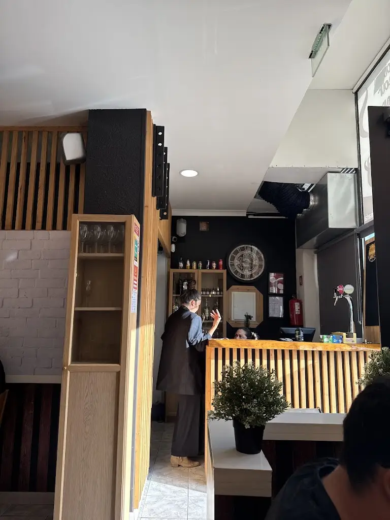 Luis Henrique Gomes Camilo_Sabores de Maria_Sacavém_recensione