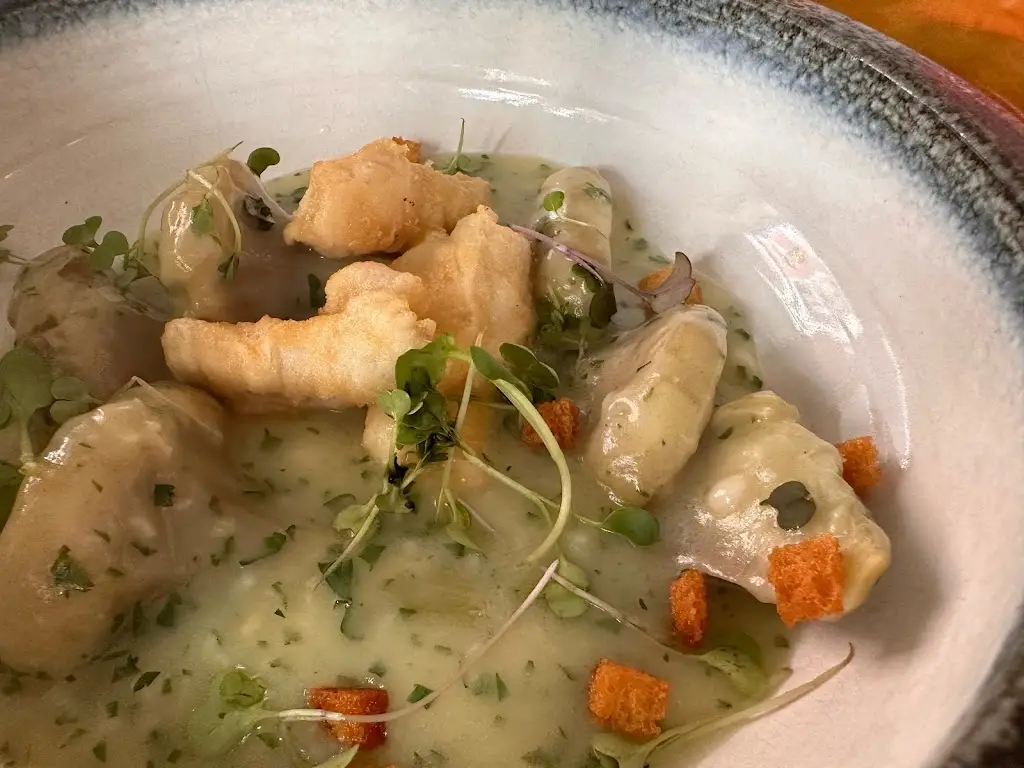 Liyan Zhang_A Fernanda_Sacavém_reseña