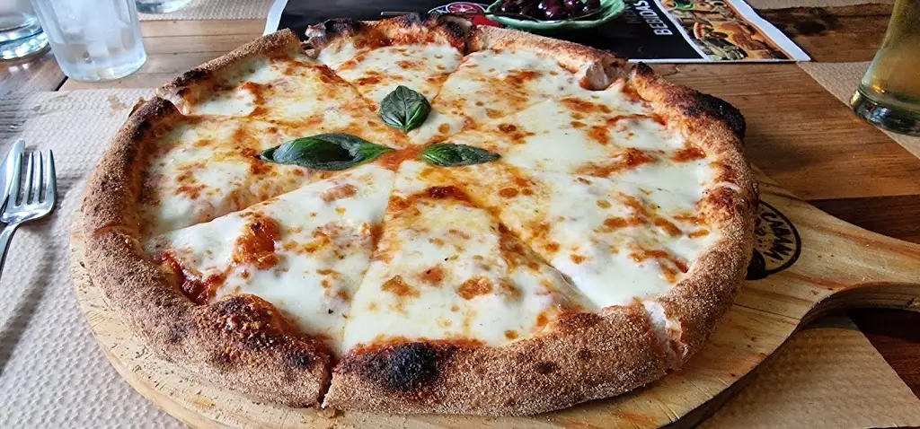 M Shojaee_Cabana di Pomodoro_Venda do Pinheiro_reseña